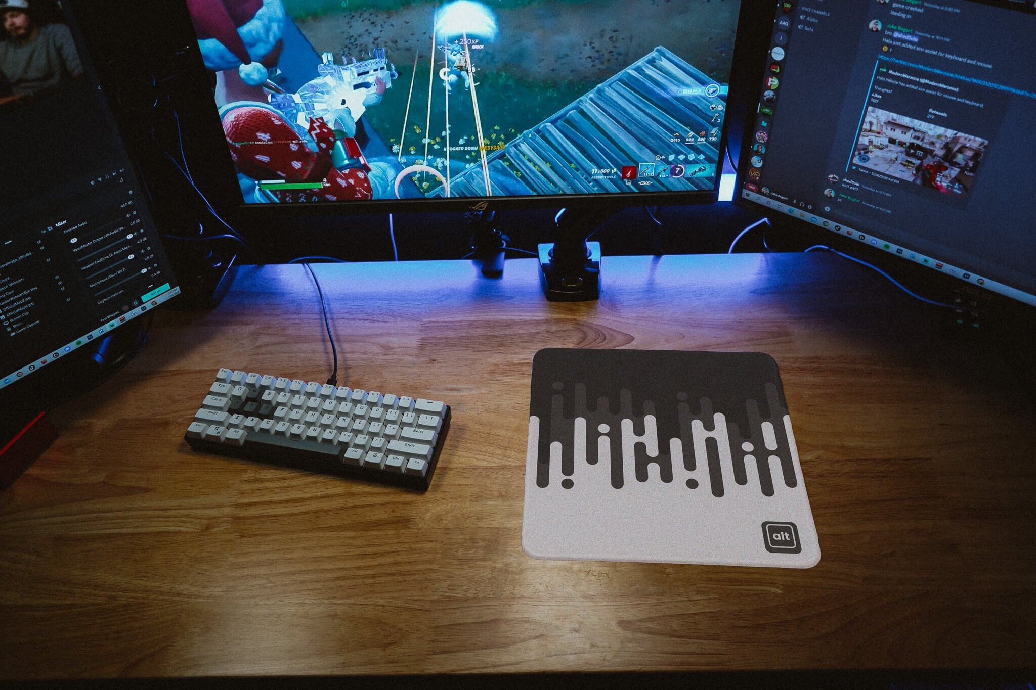 Linear Waves Monochrome Mousepad - Cinch Gaming